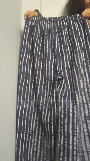 Photo - Casual Hot Pants