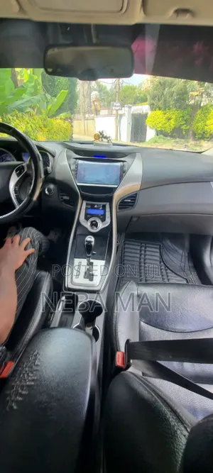 Hyundai Avante 2013 Silver