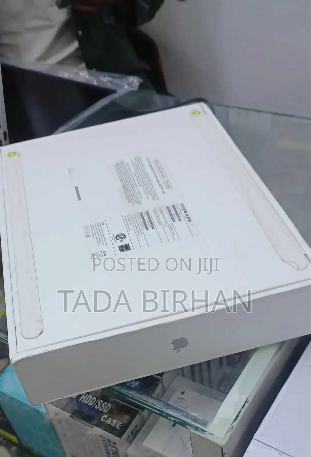 New Laptop Apple MacBook Pro 2022 M2 16GB Apple M2 SSD 1T