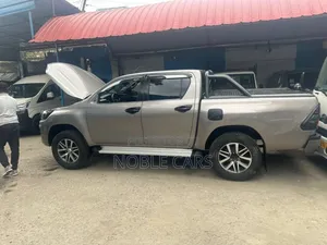 Toyota Hilux 2019 Gold