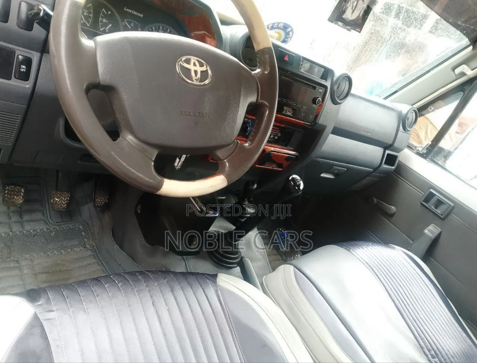 Toyota Land Cruiser 2015 White