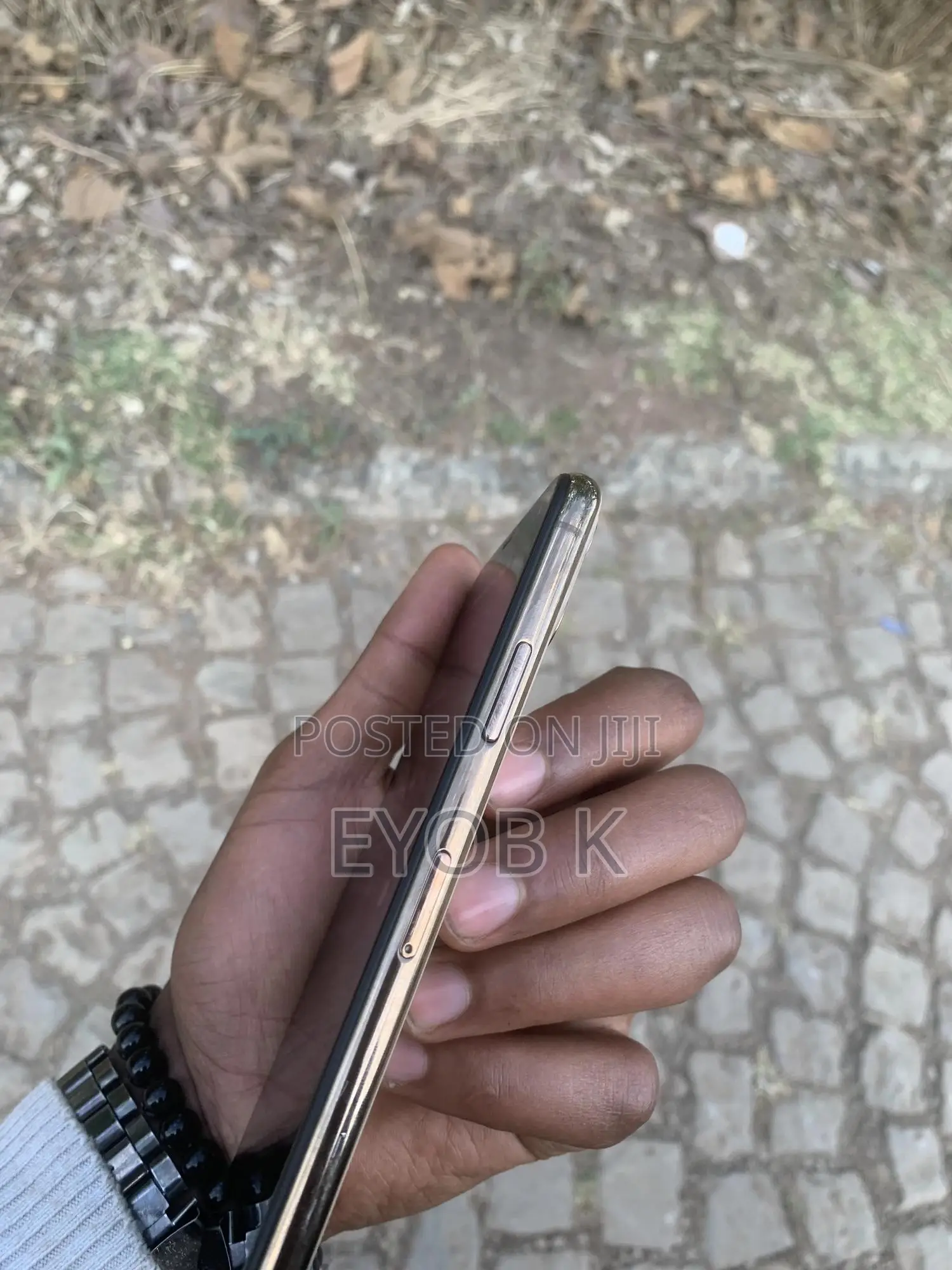 New Apple iPhone 11 Pro Max 256 GB Gold