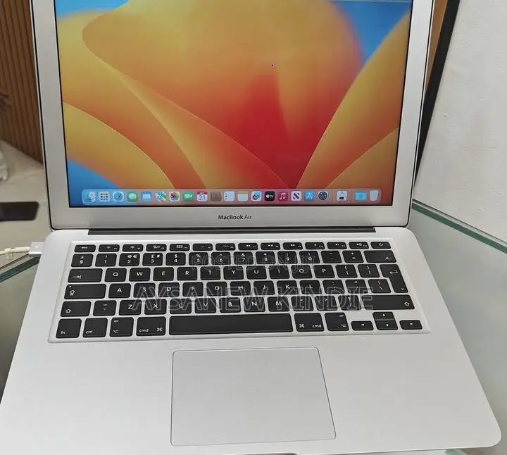 New Laptop Apple MacBook Air 8GB Intel Core I5 SSD 128GB