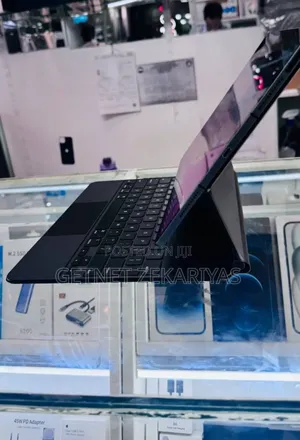 Photo - New Apple iPad 5 (2022) 128 GB