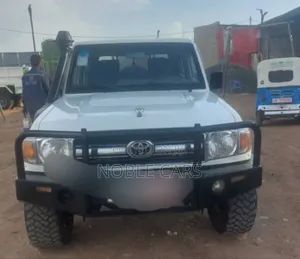 Toyota Land Cruiser 2020 White