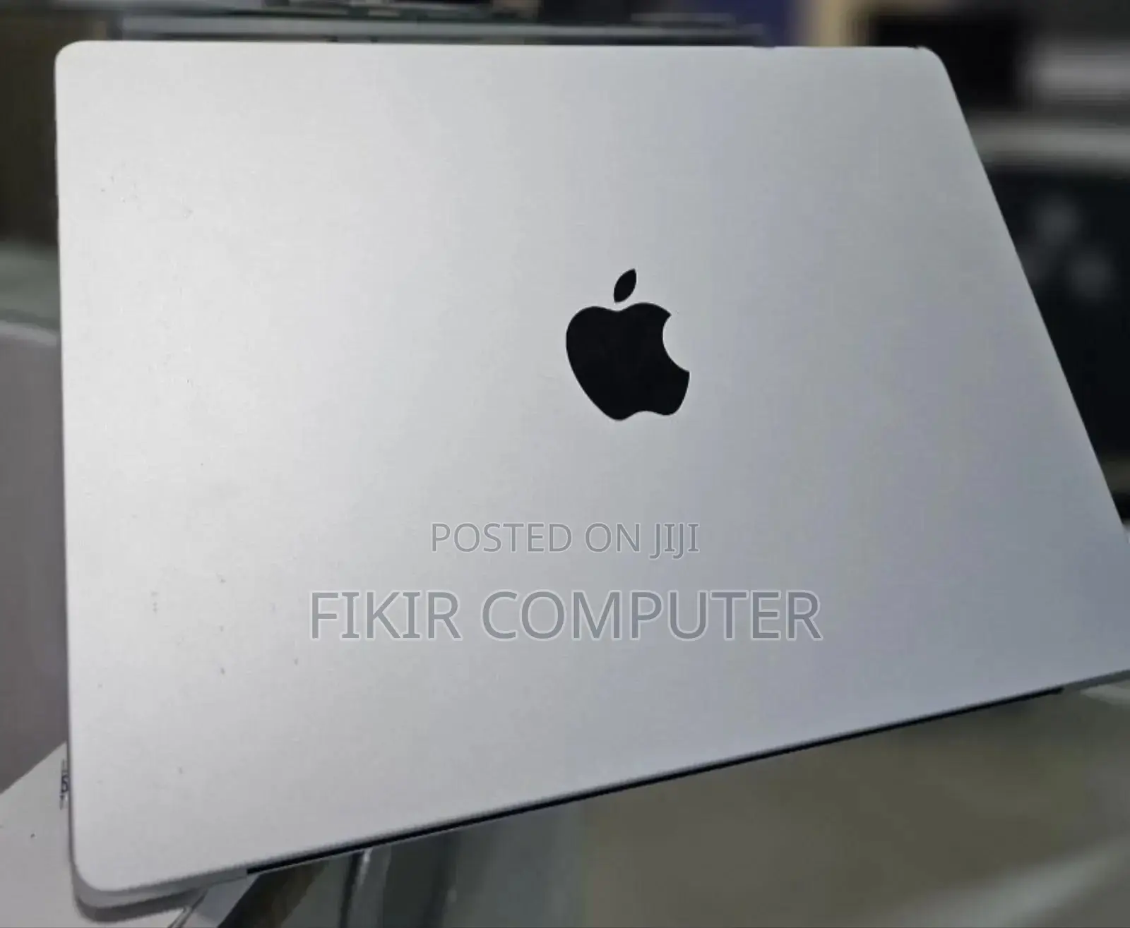 New Laptop Apple MacBook Pro 2019 8GB Intel Core M3 SSD 512GB