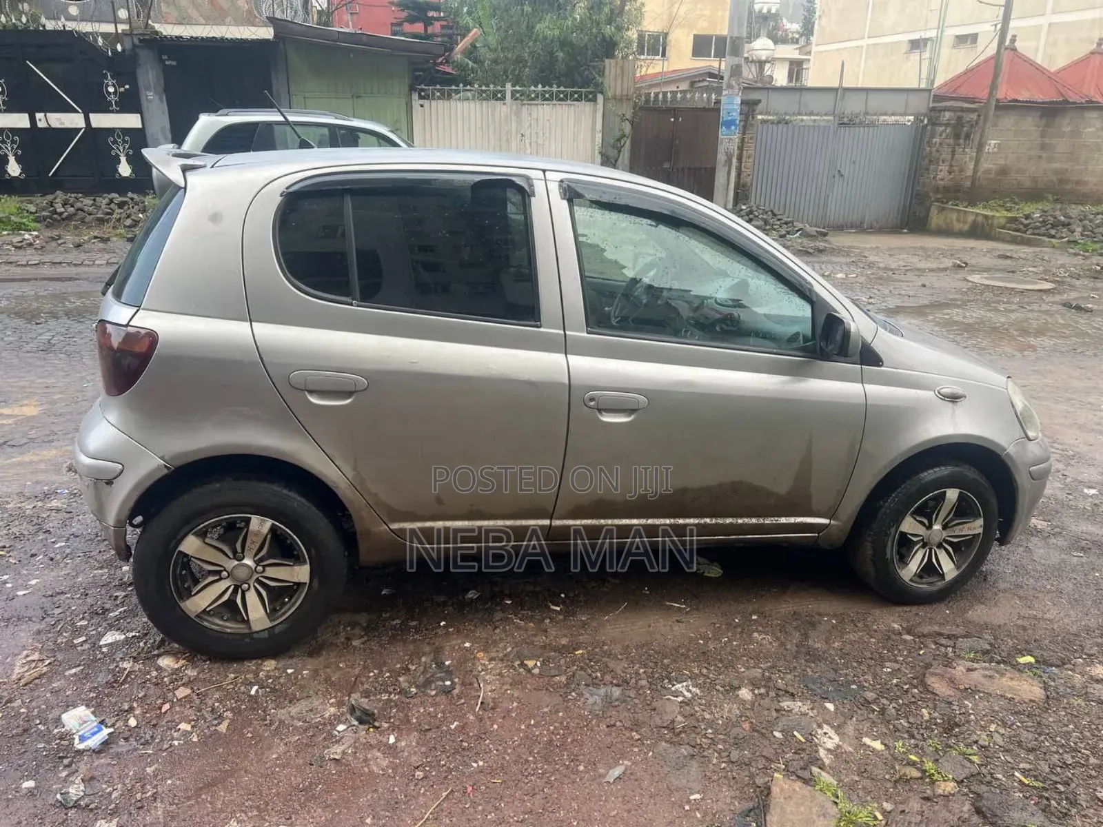 Toyota Vitz 2004 Gray
