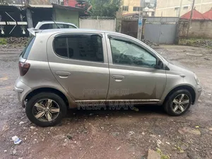 Toyota Vitz 2004 Gray