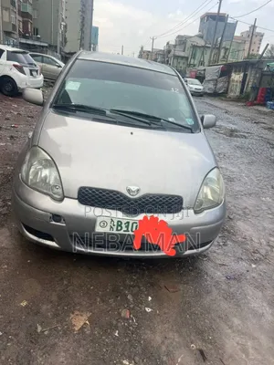 Photo - Toyota Vitz 2004 Gray