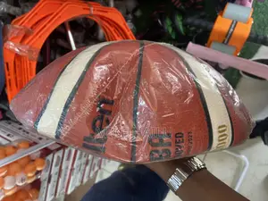 Photo - Molten Basket Ball