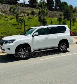 Toyota Land Cruiser Prado 2.8 2020 White