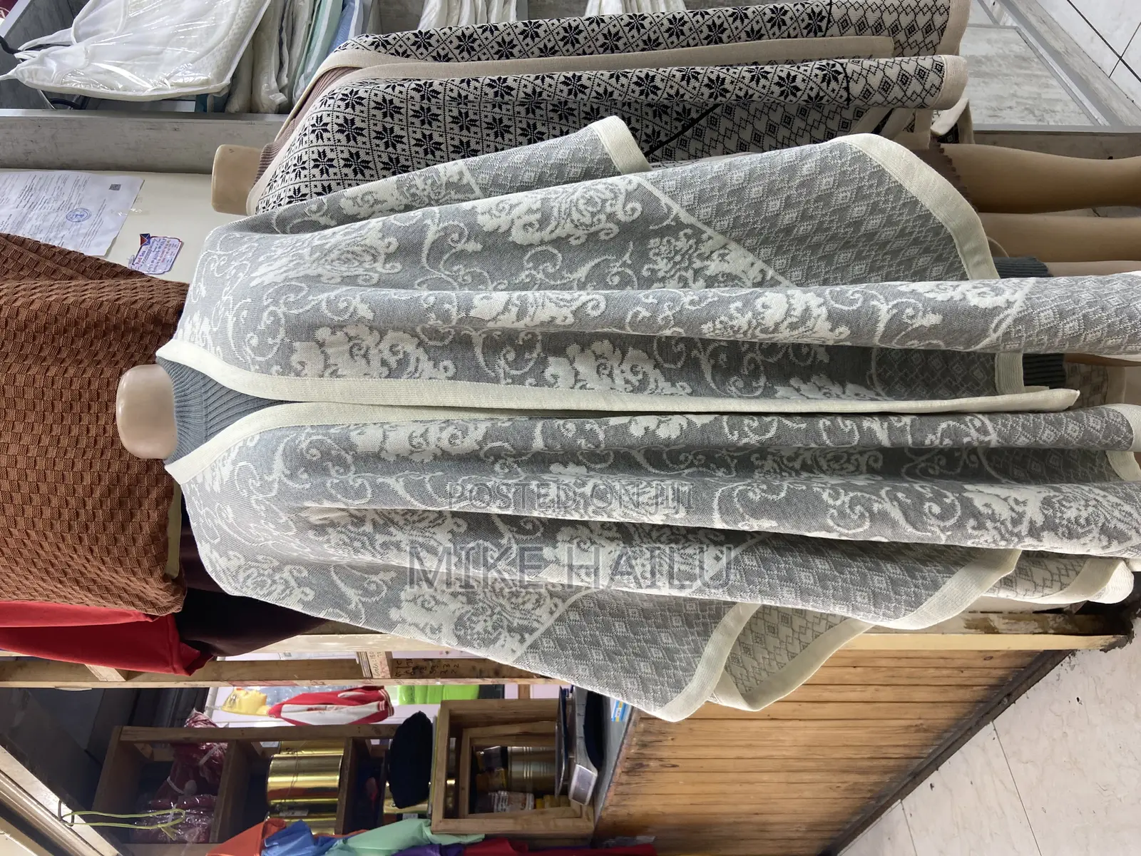 የሴቴች ካባ Girls Clothing