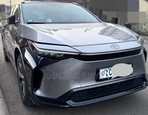 Photo - Toyota bZ4X 2023 Silver