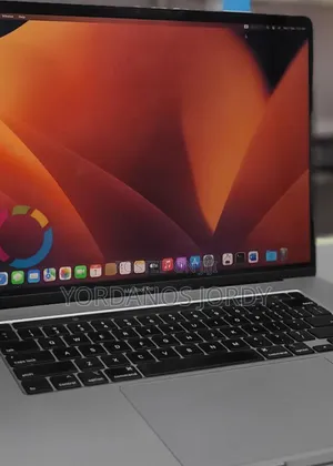 New Laptop Apple MacBook Pro 2019 16GB Intel Core I7 SSD 512GB