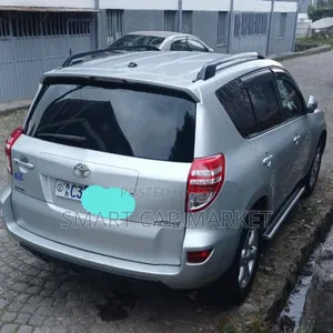 Toyota RAV4 2010 Blue