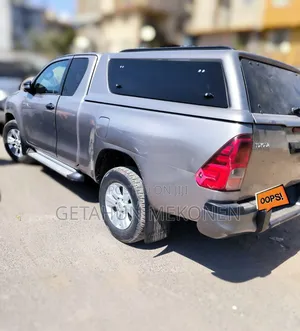 Toyota Hilux 2020 Gold