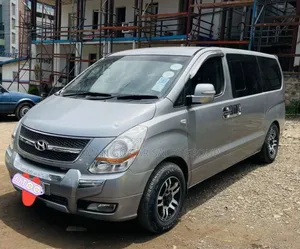 Photo - Hyundai Starex 2014 Silver
