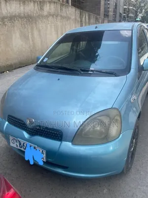Photo - Toyota Vitz 2001 Blue