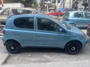 Toyota Vitz 2001 Blue