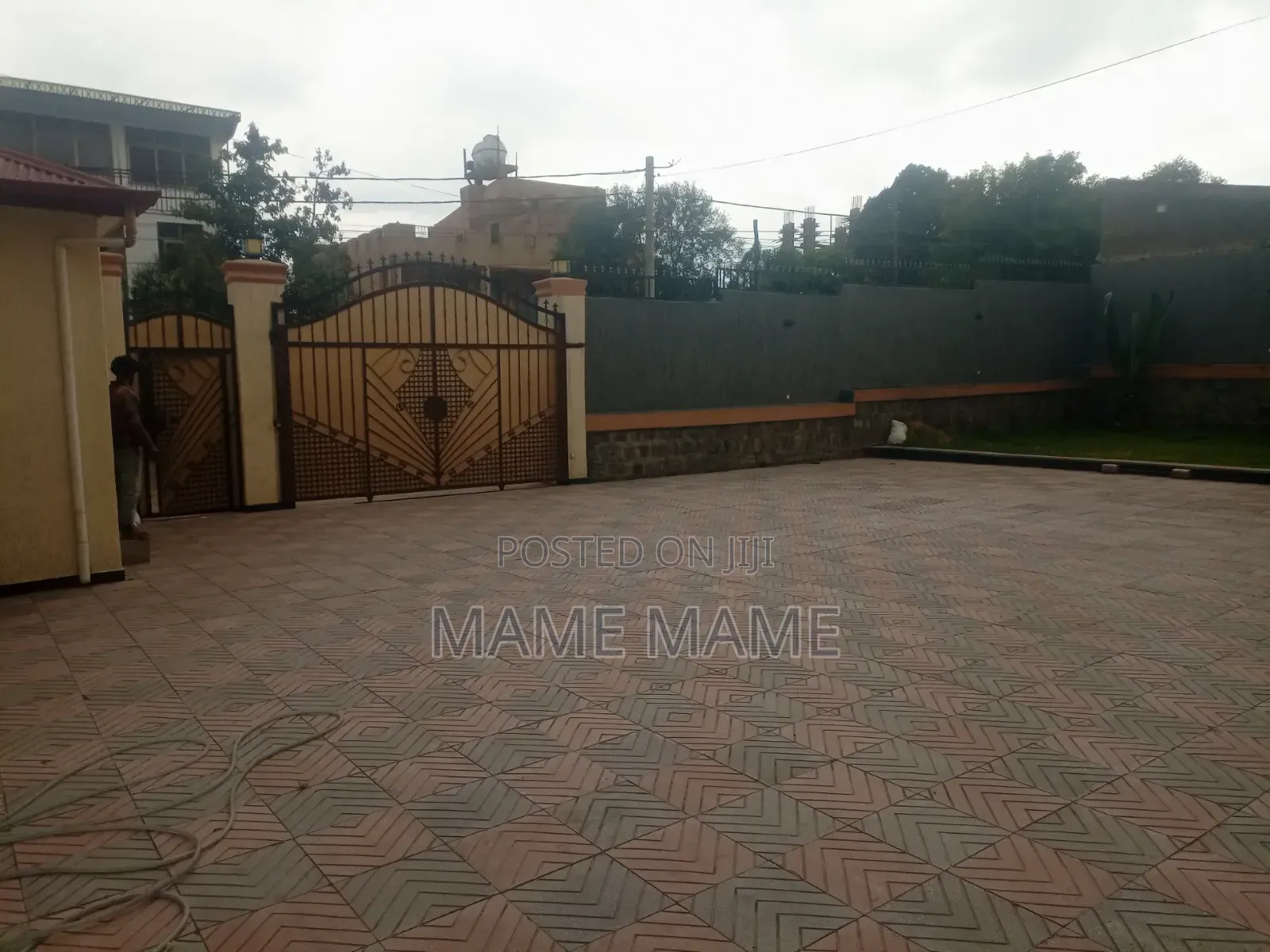 7bdrm House in Addis Abeba, Bole for rent
