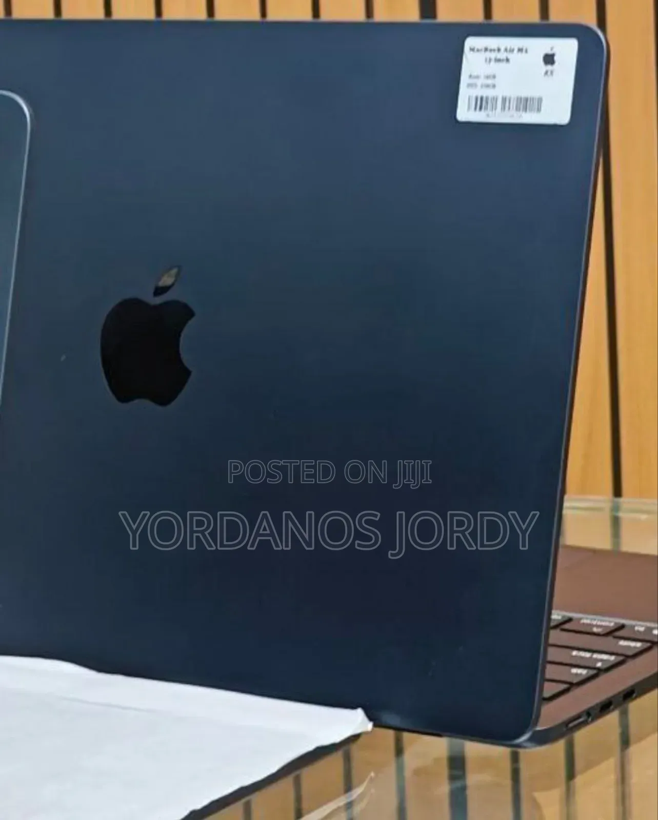 New Laptop Apple MacBook Air 2025 M4 13-Inch 16GB Apple M4 SSD 256GB