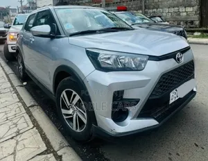Photo - Toyota Raize 1.2 FWD 2022 Silver