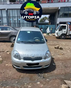 Photo - Toyota Vitz 2004 Silver