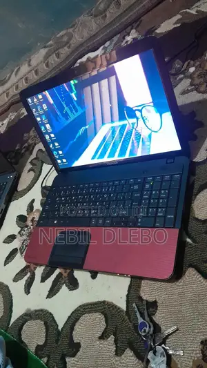 Laptop Toshiba 4GB HDD+SSD 512GB
