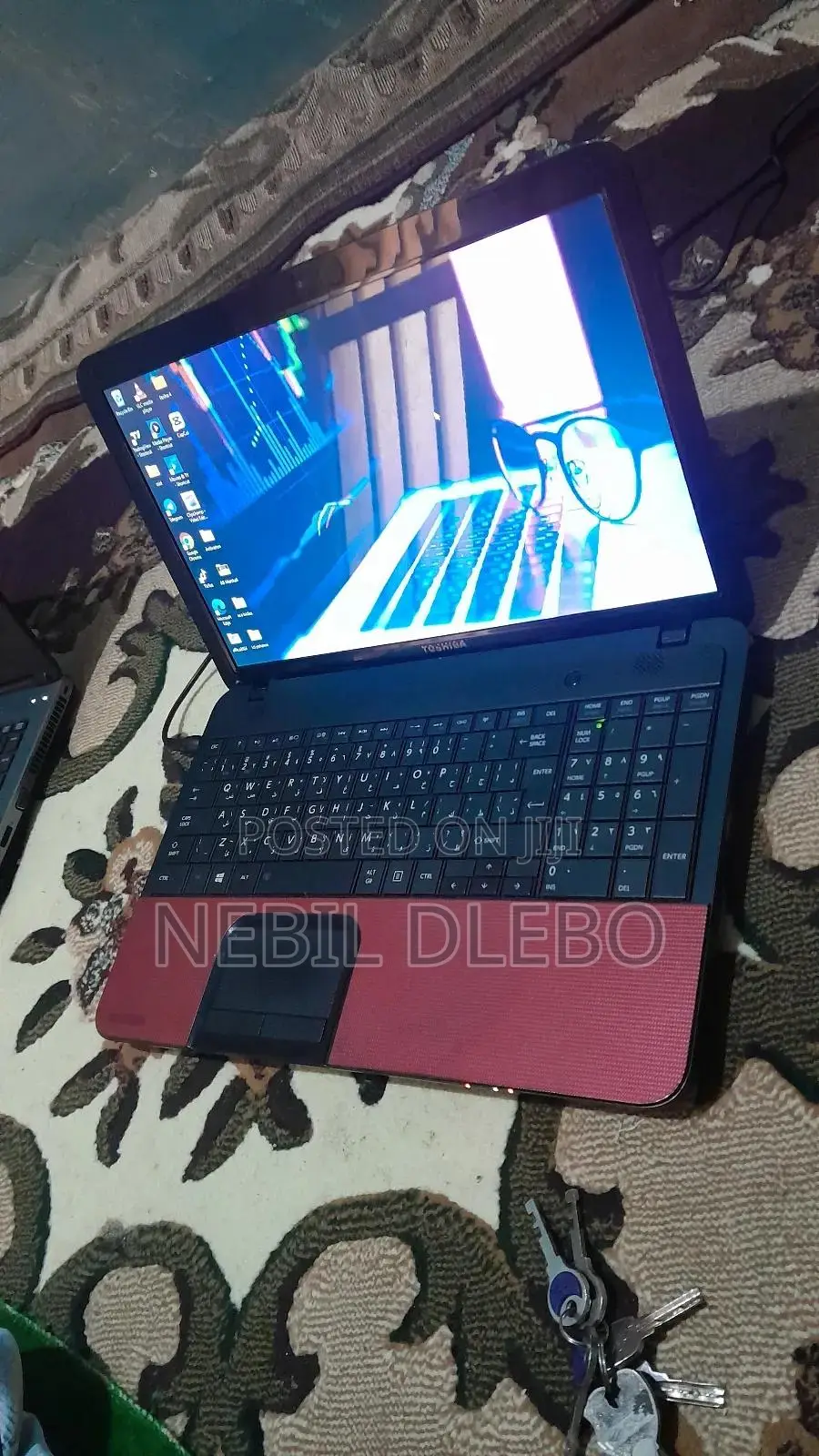 Laptop Toshiba 4GB HDD+SSD 512GB