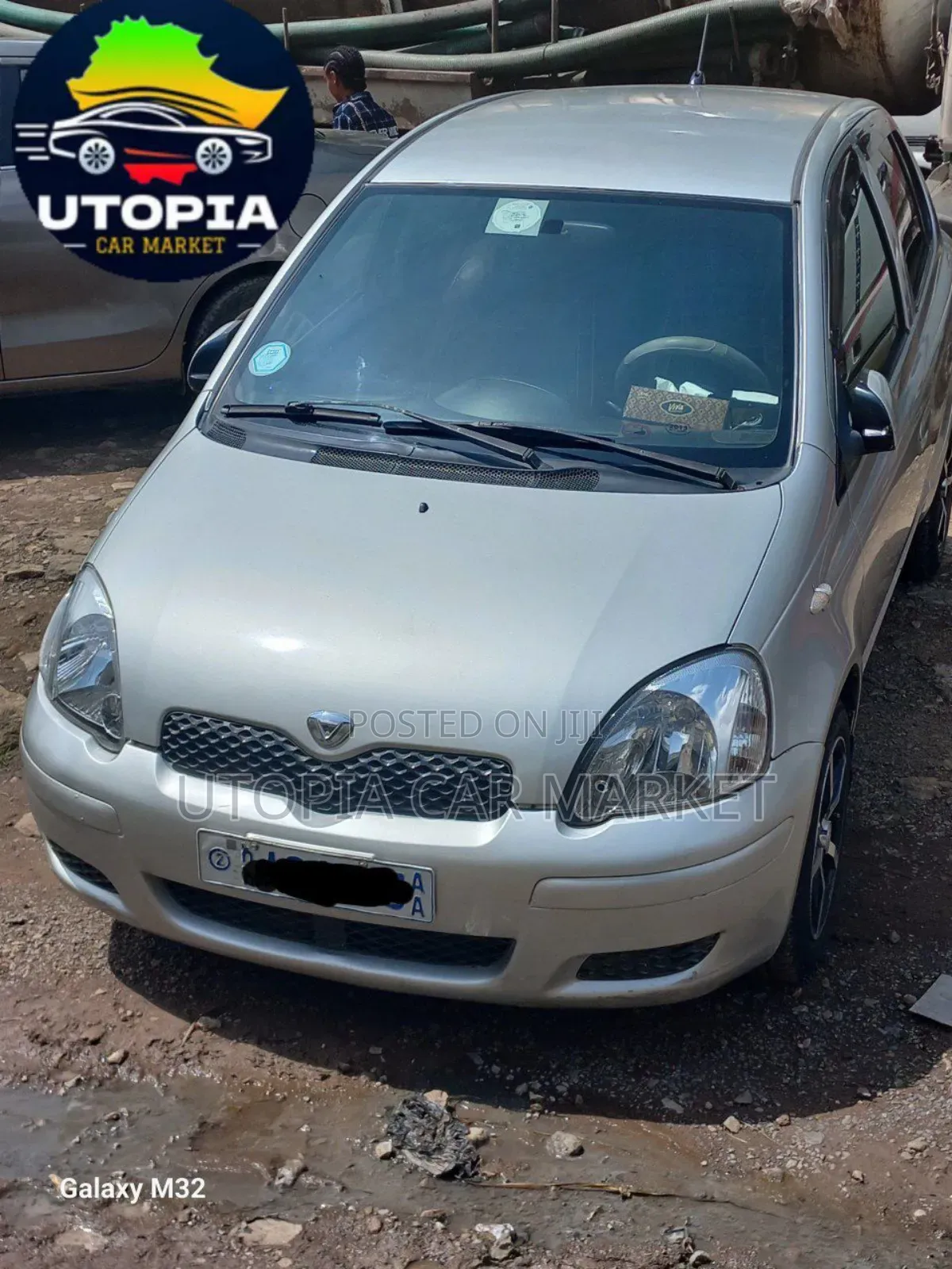 Toyota Vitz 2004 Silver