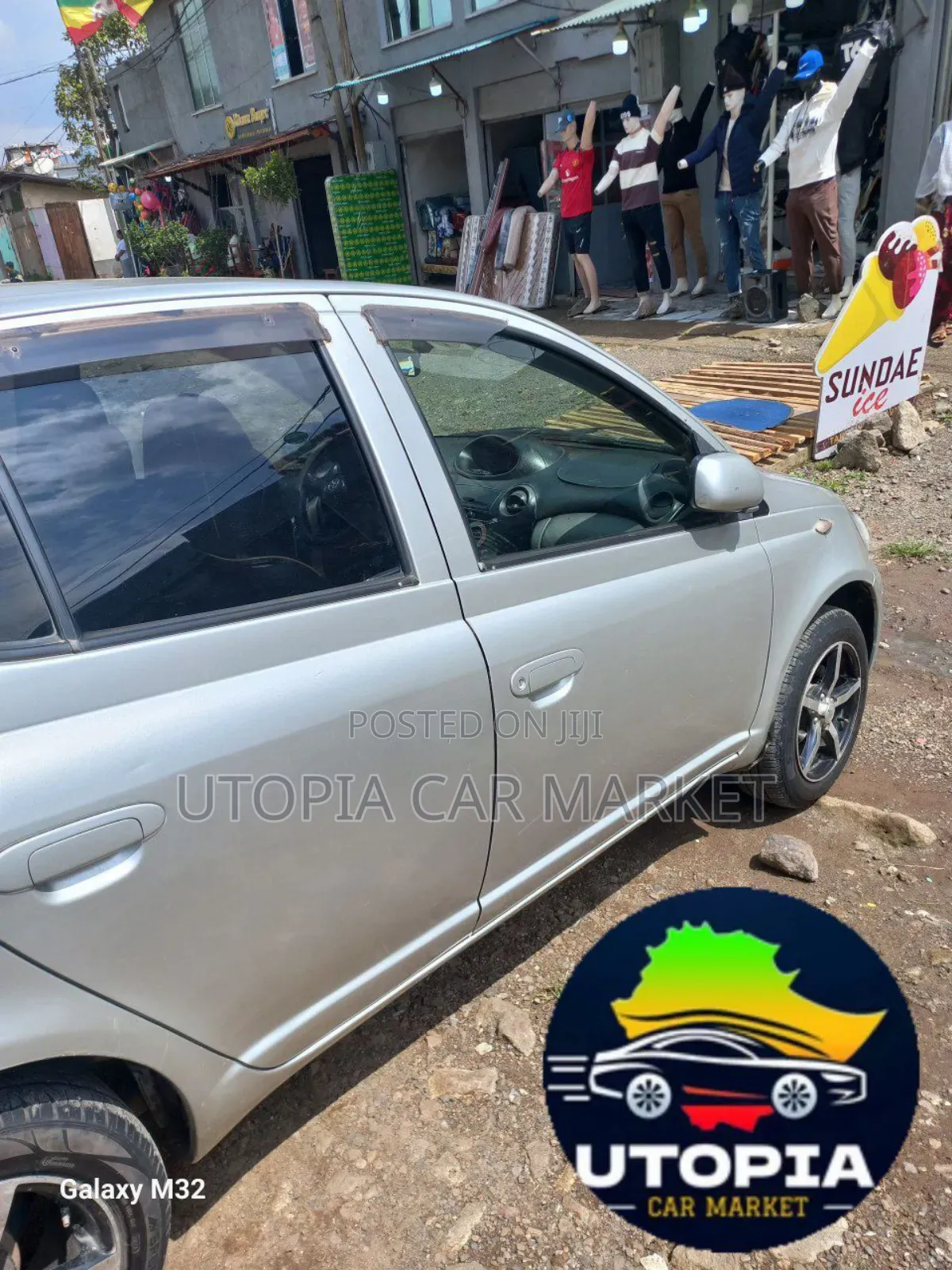 Toyota Vitz 2004 Silver