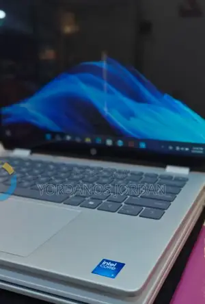 New Laptop HP OmniBook 5 Flip 8GB Intel Core I5 SSD 512GB