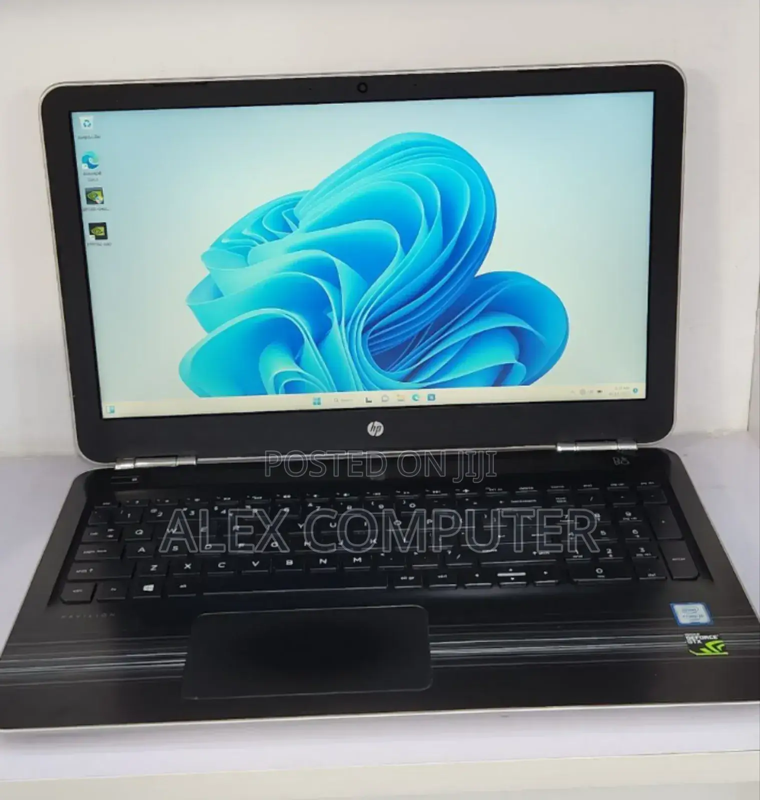 New Laptop HP Pavilion 15 8GB Intel Core I5 SSD 256GB
