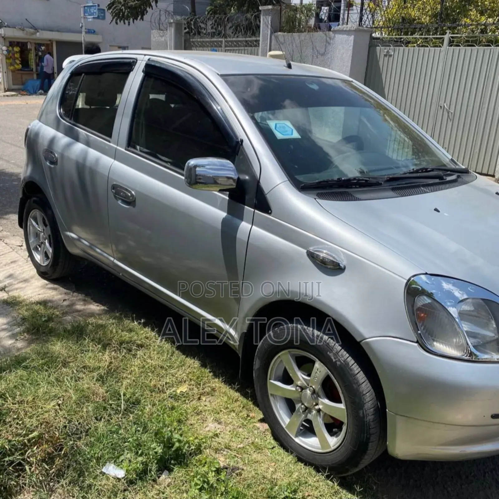 Toyota Vitz 2003 Silver