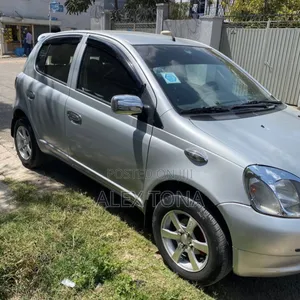 Toyota Vitz 2003 Silver