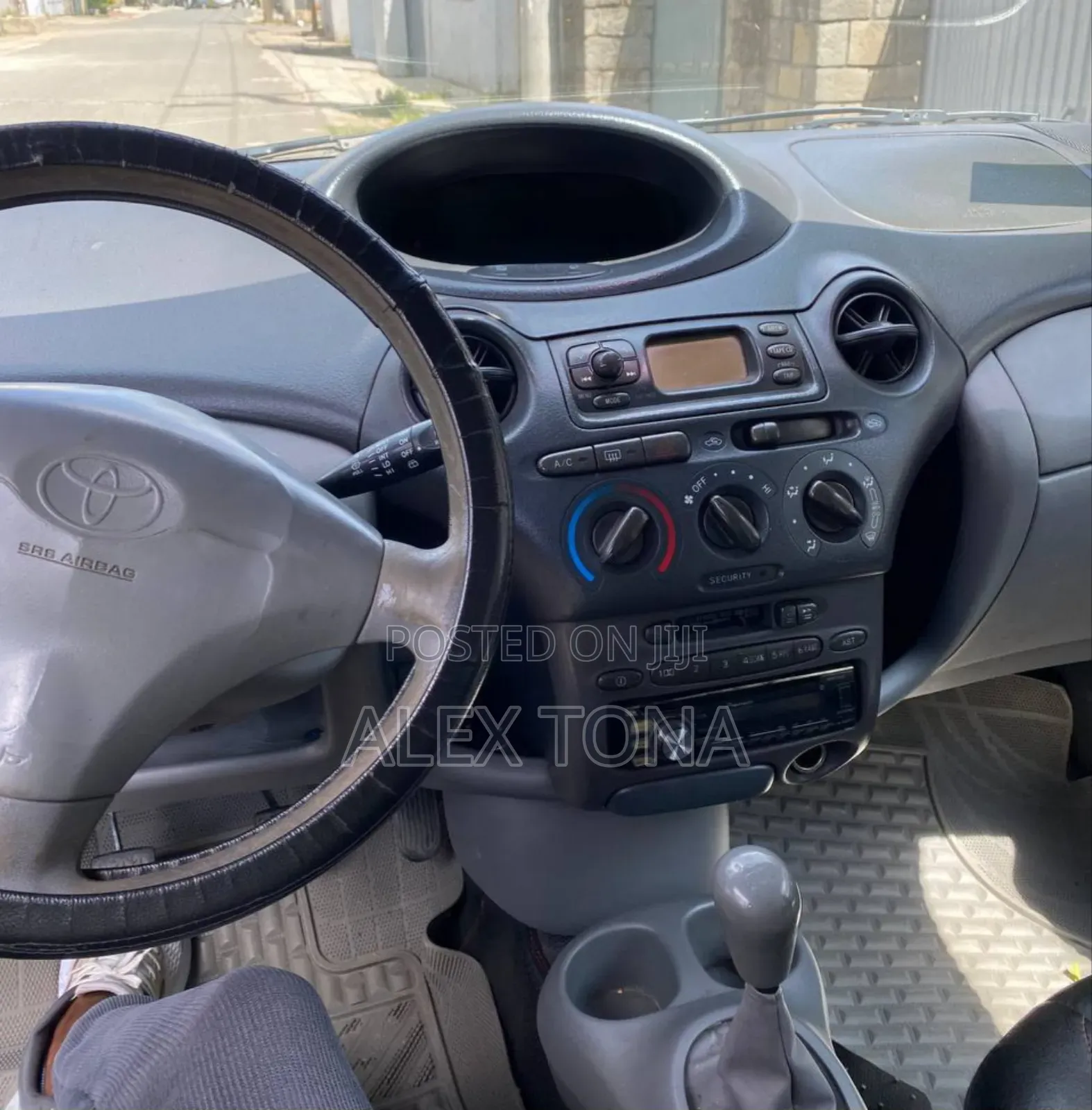 Toyota Vitz 2003 Silver