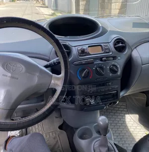 Toyota Vitz 2003 Silver