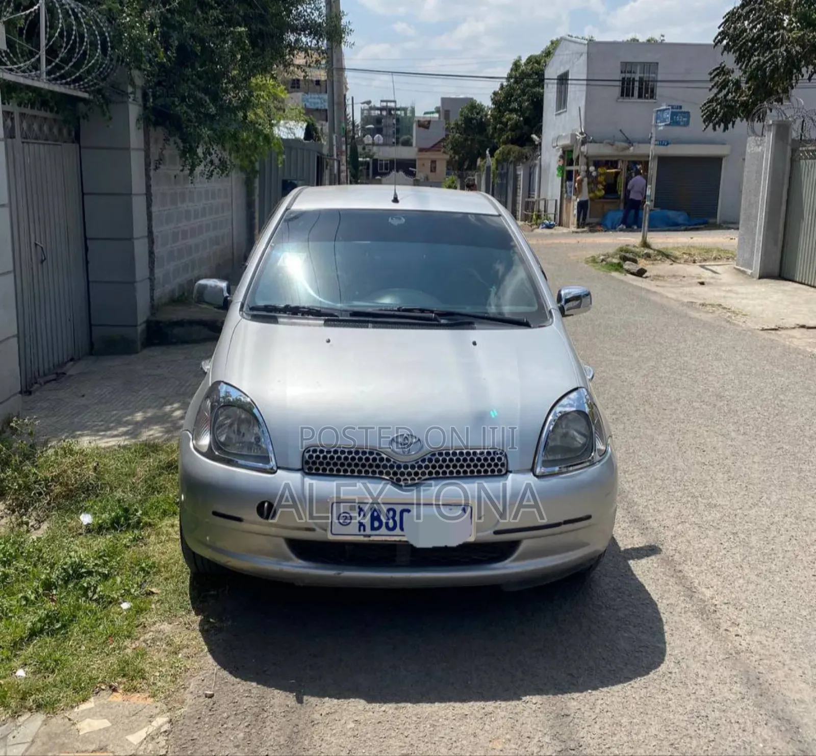 Toyota Vitz 2003 Silver