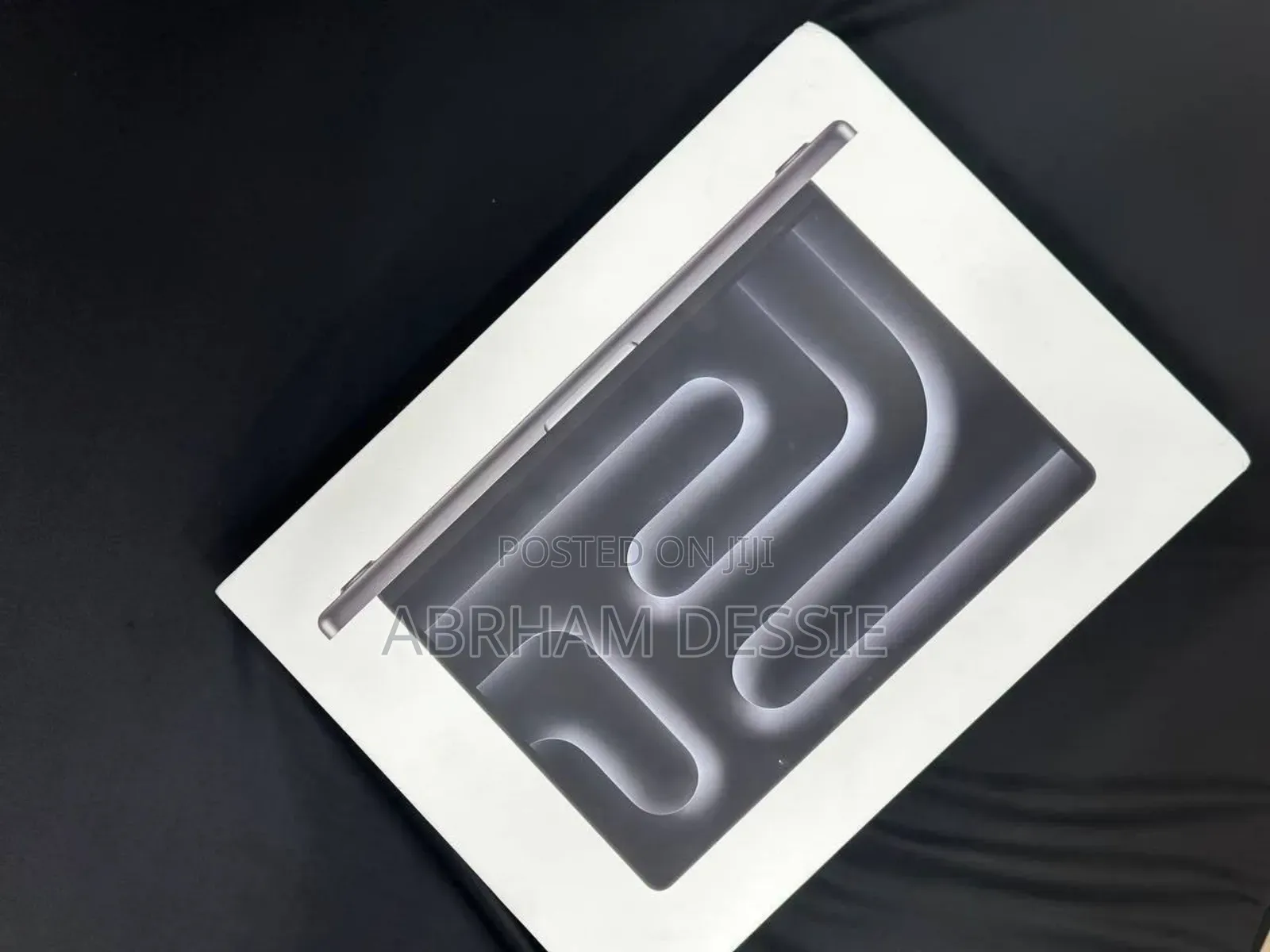 New Laptop Apple MacBook Pro 2023 M3 14-Inch 8GB Apple M3 SSD 1T