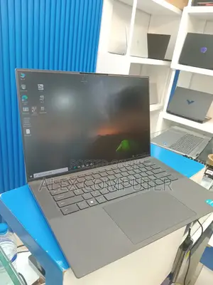 New Laptop Dell 16GB Intel Core I7 SSD 512GB