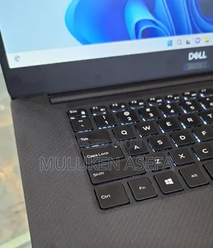 New Laptop Dell Precision 5540 16GB Intel Core I5 SSD 256GB