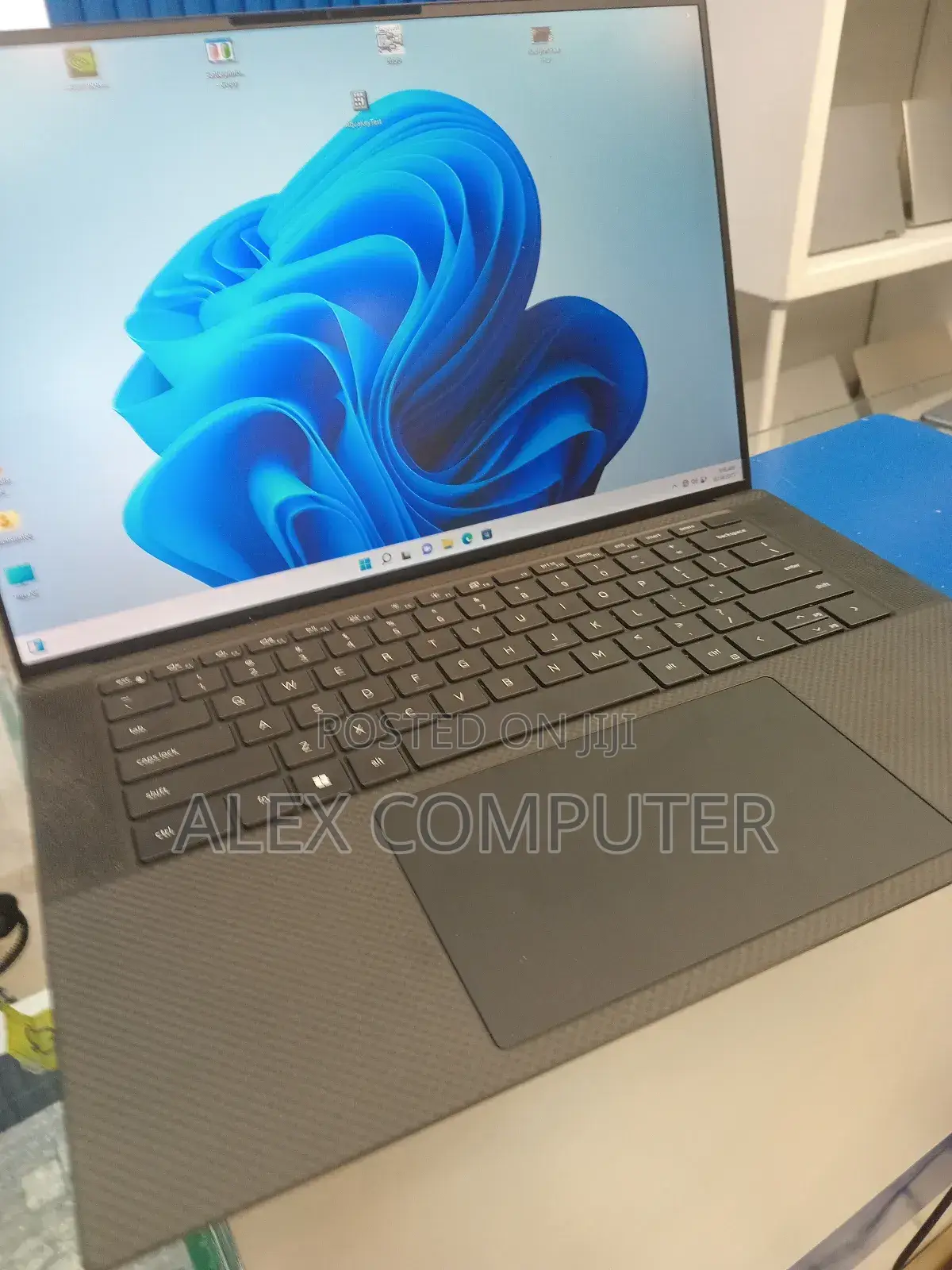 New Laptop Dell Precision 5570 16GB Intel Core I7 SSD 512GB