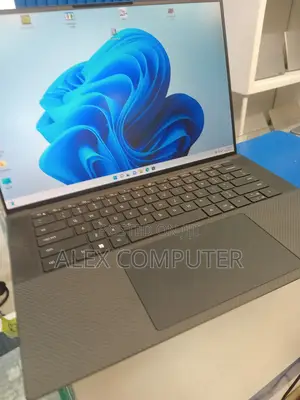 New Laptop Dell Precision 5570 16GB Intel Core I7 SSD 512GB