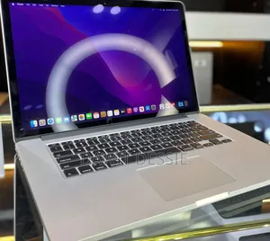 New Laptop Apple MacBook Pro 2015 16GB Intel Core I7 SSD 256GB