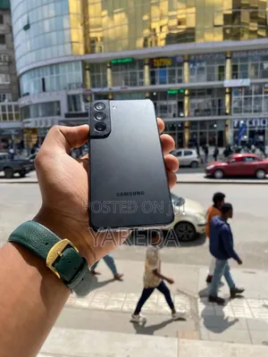 New Samsung Galaxy S22 5G 128 GB Black