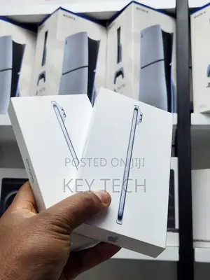 Photo - New Apple iPhone Air 256 GB White