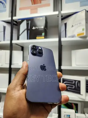 Photo - Apple iPhone 14 Pro Max 256 GB Purple