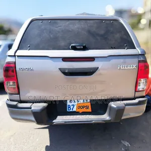 Toyota Hilux 2020 Brown