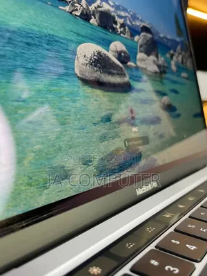 New Laptop Apple MacBook Pro M1 8GB Apple M1 Pro SSD 512GB