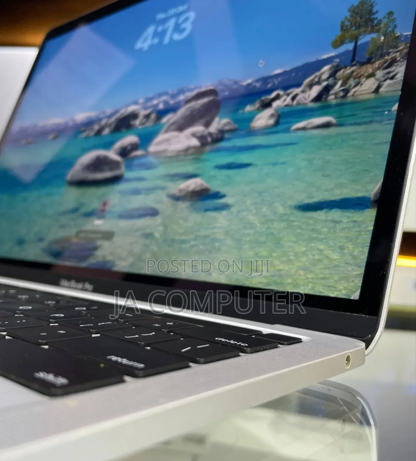 New Laptop Apple MacBook Pro M1 8GB Apple M1 Pro SSD 512GB